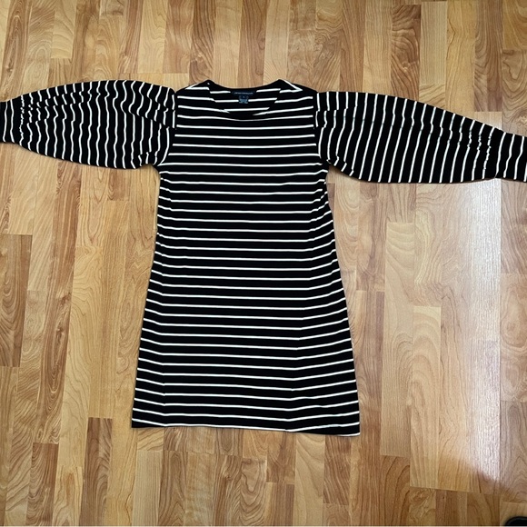 NWOT French Connection Sally Breton Monochrome Stripe Dress (seam match stripes) - Picture 2 of 9